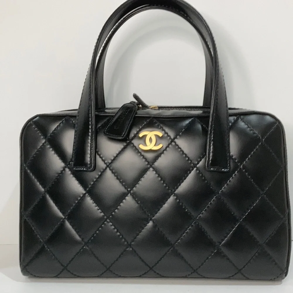 AUTHENTIC CHANEL WILD STITCH PATENT MEDIUM TOTE - Picture 1 of 10
